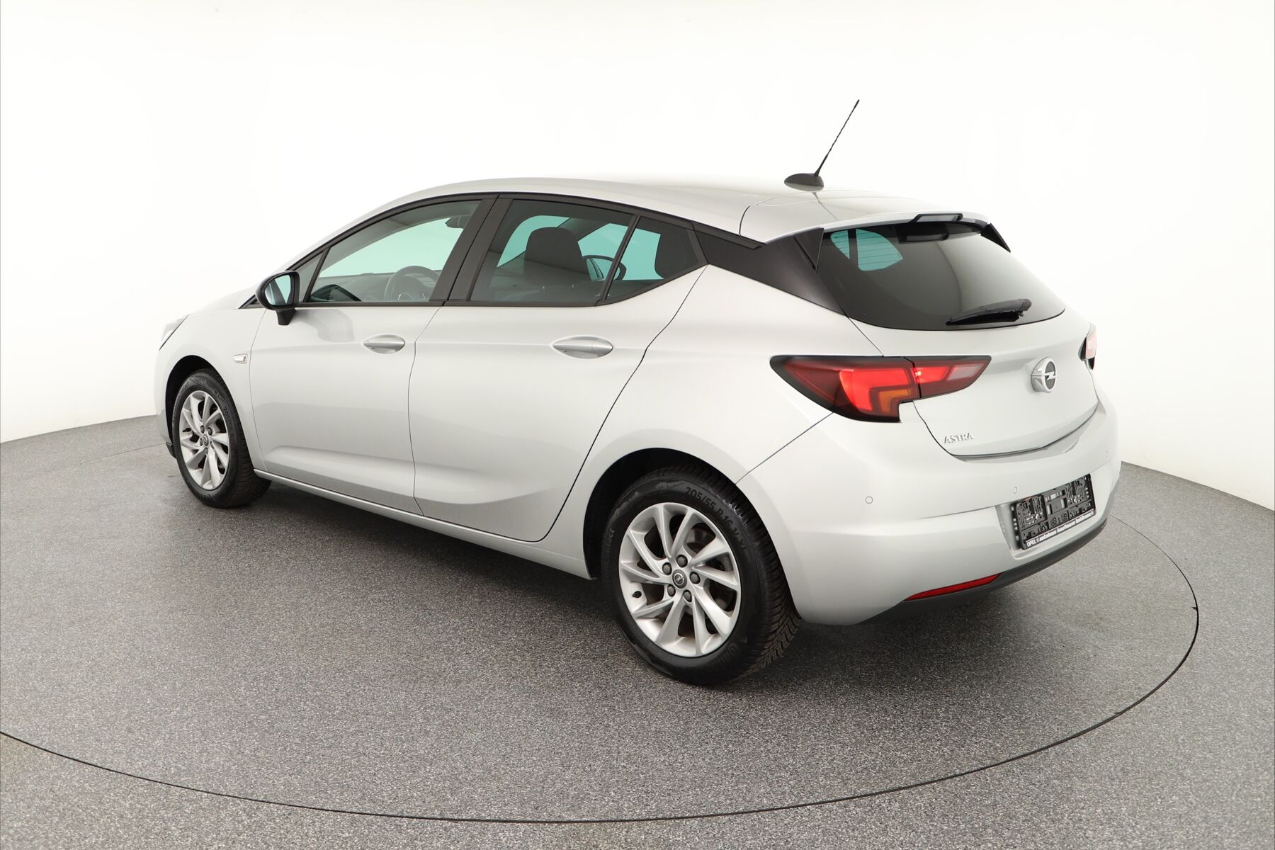 Vehicle image 3
