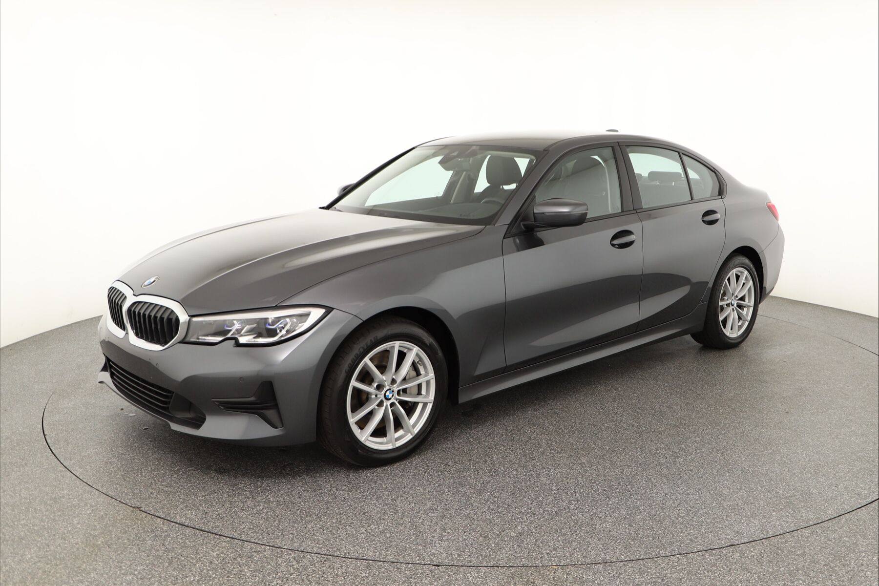 Vehicle image 0