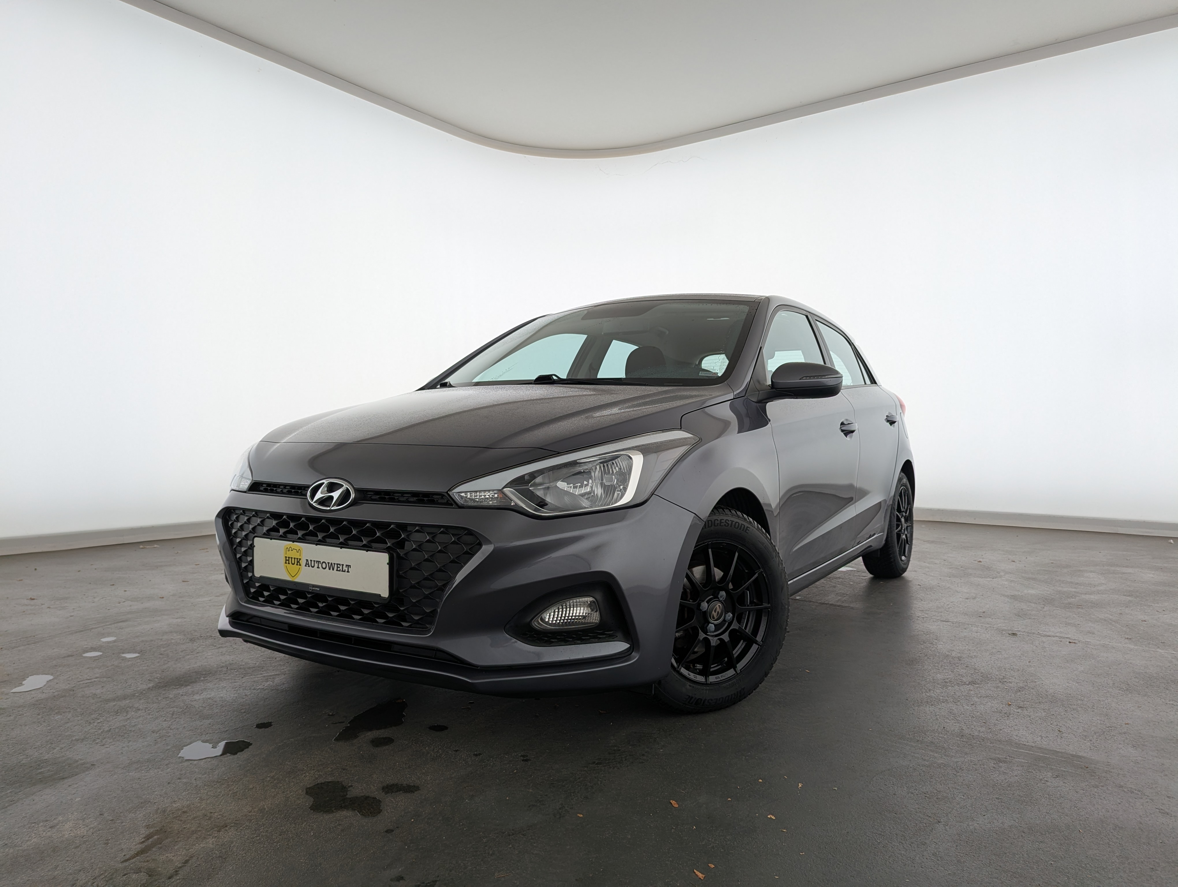 Vehicle image 0
