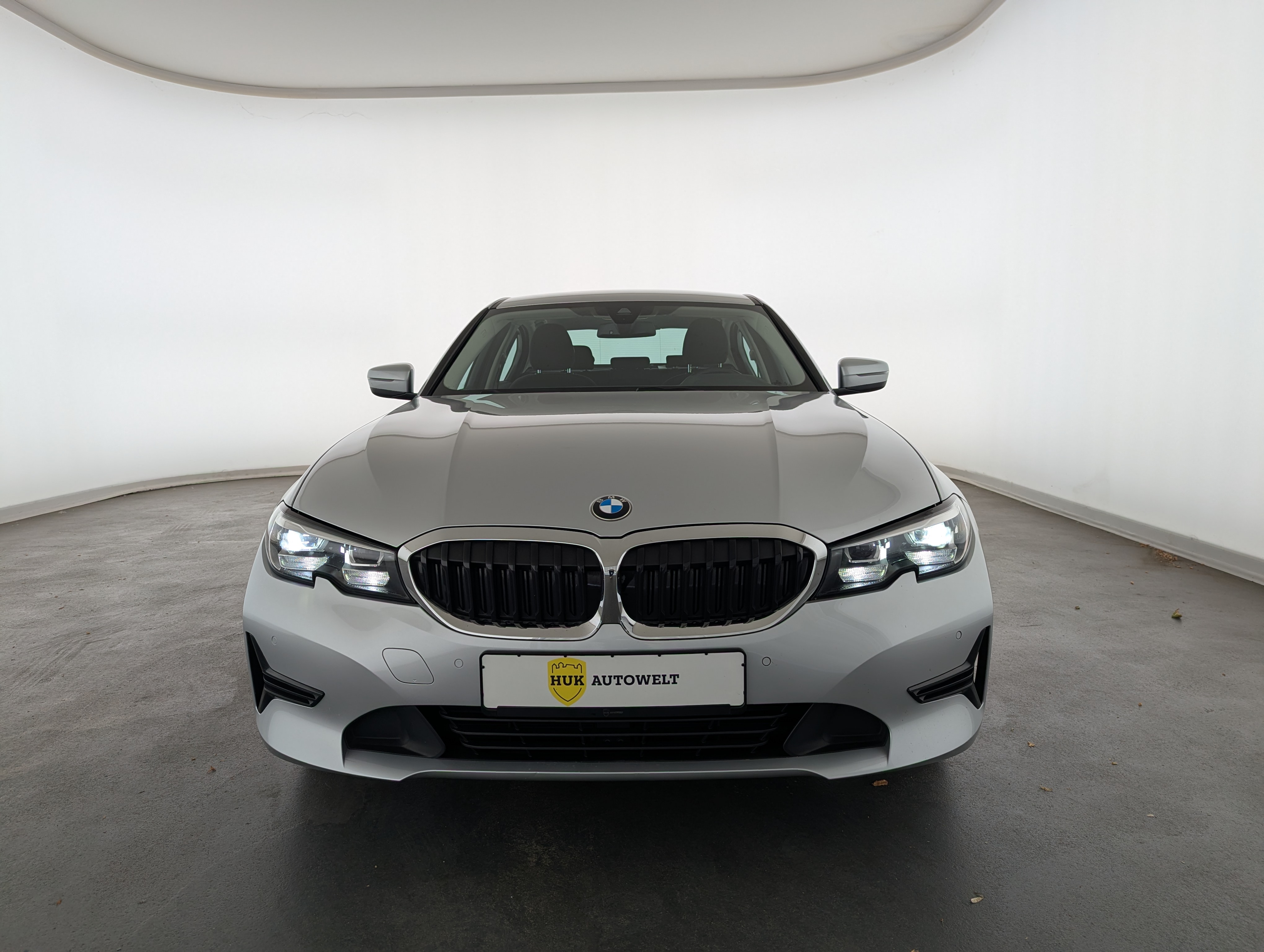 Vehicle image 0
