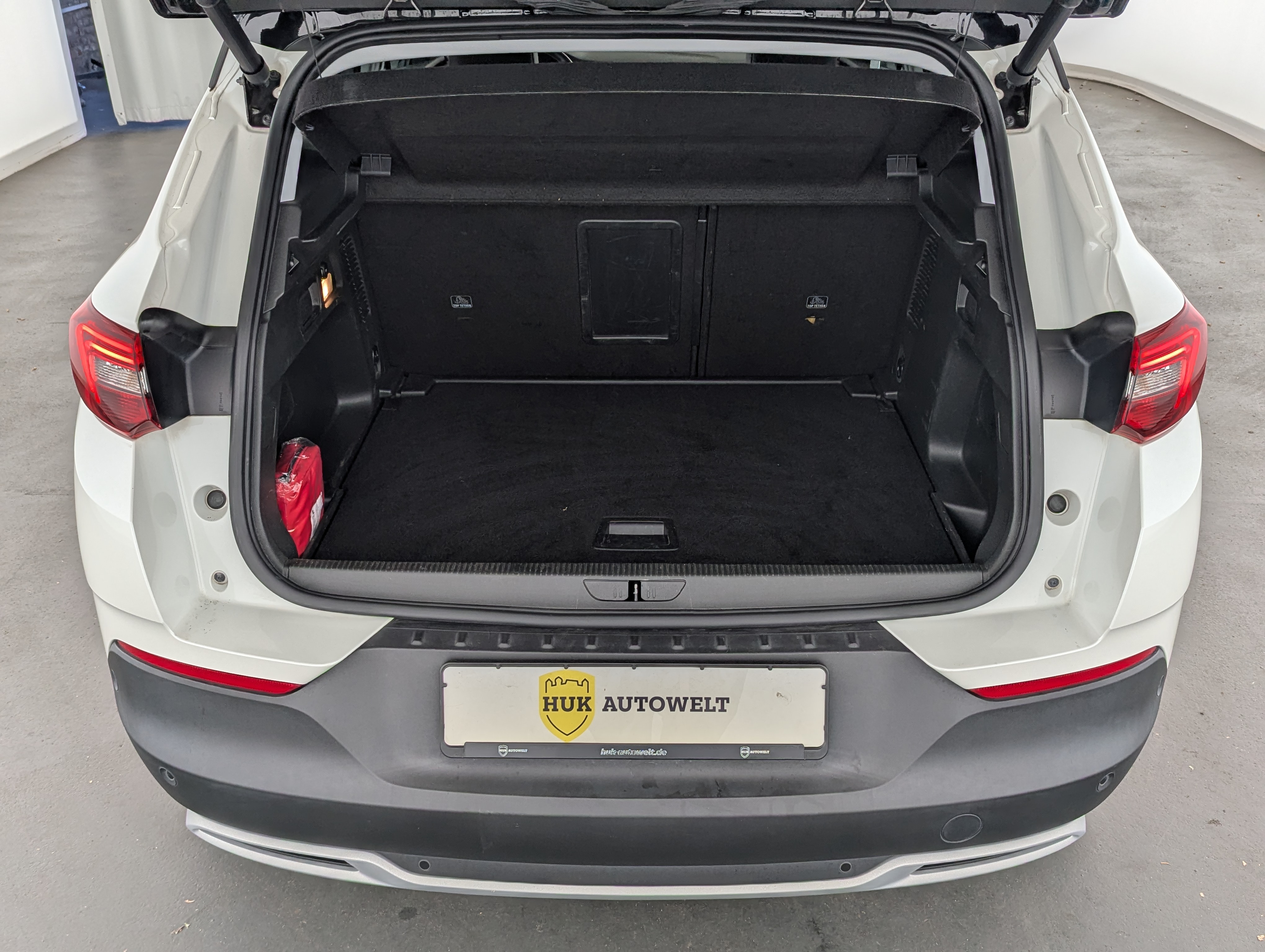 Vehicle image 8