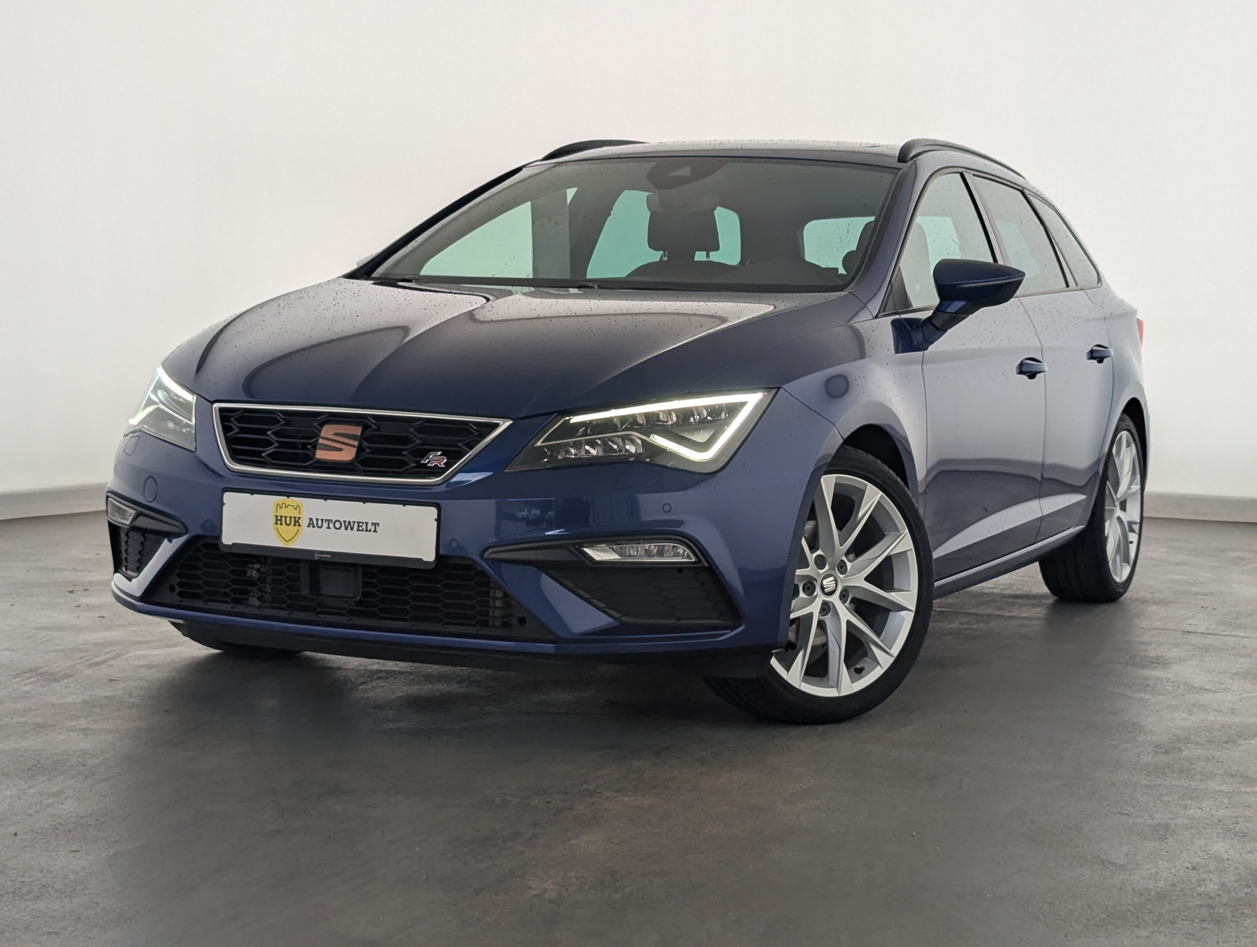 Vehicle image 0