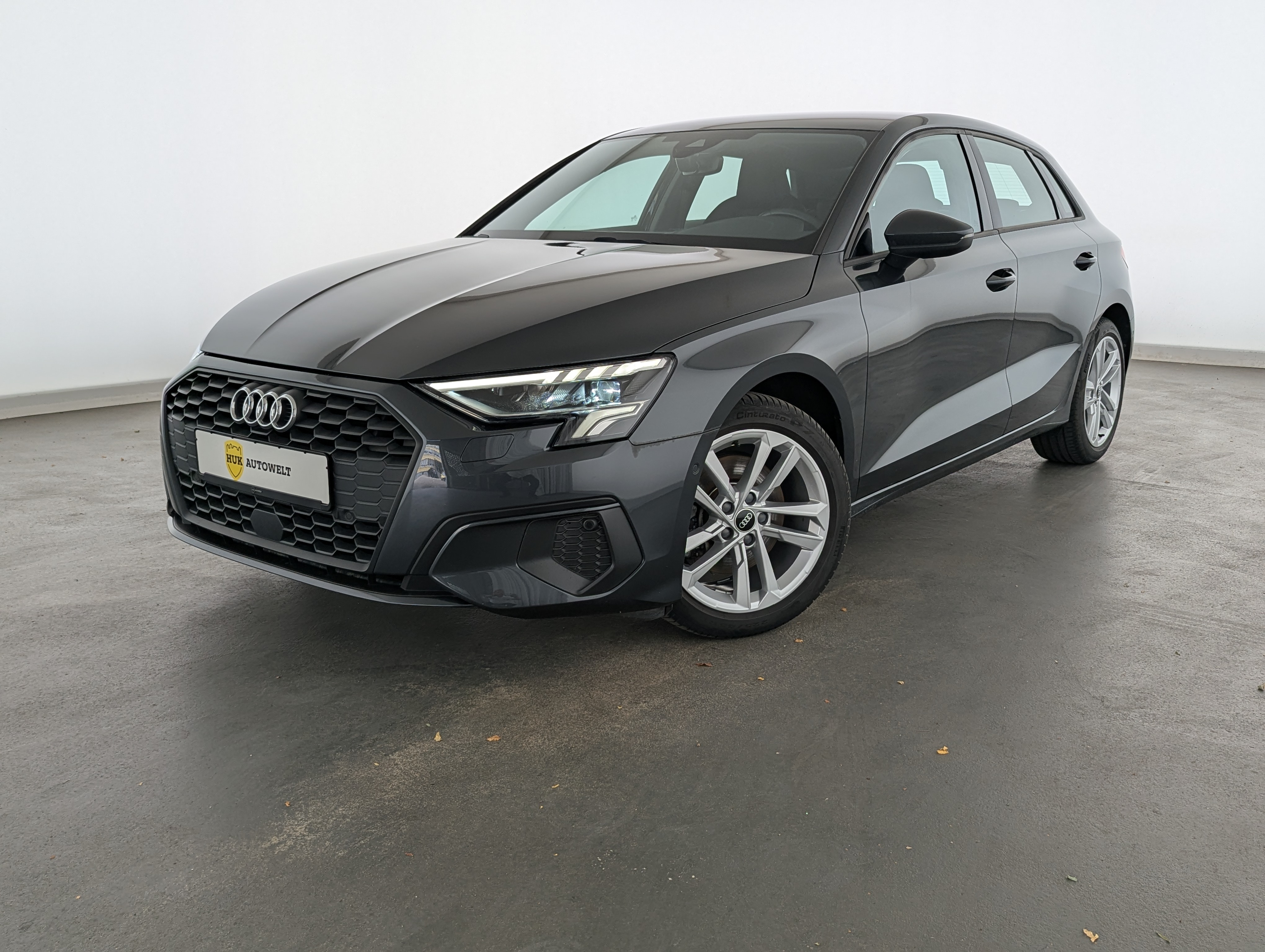 Vehicle image 0