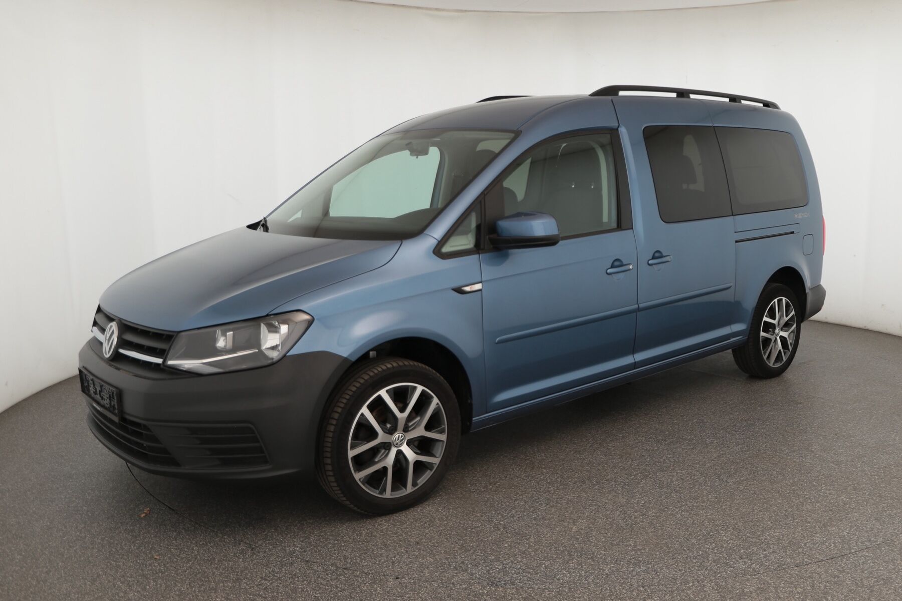 Vehicle image 0