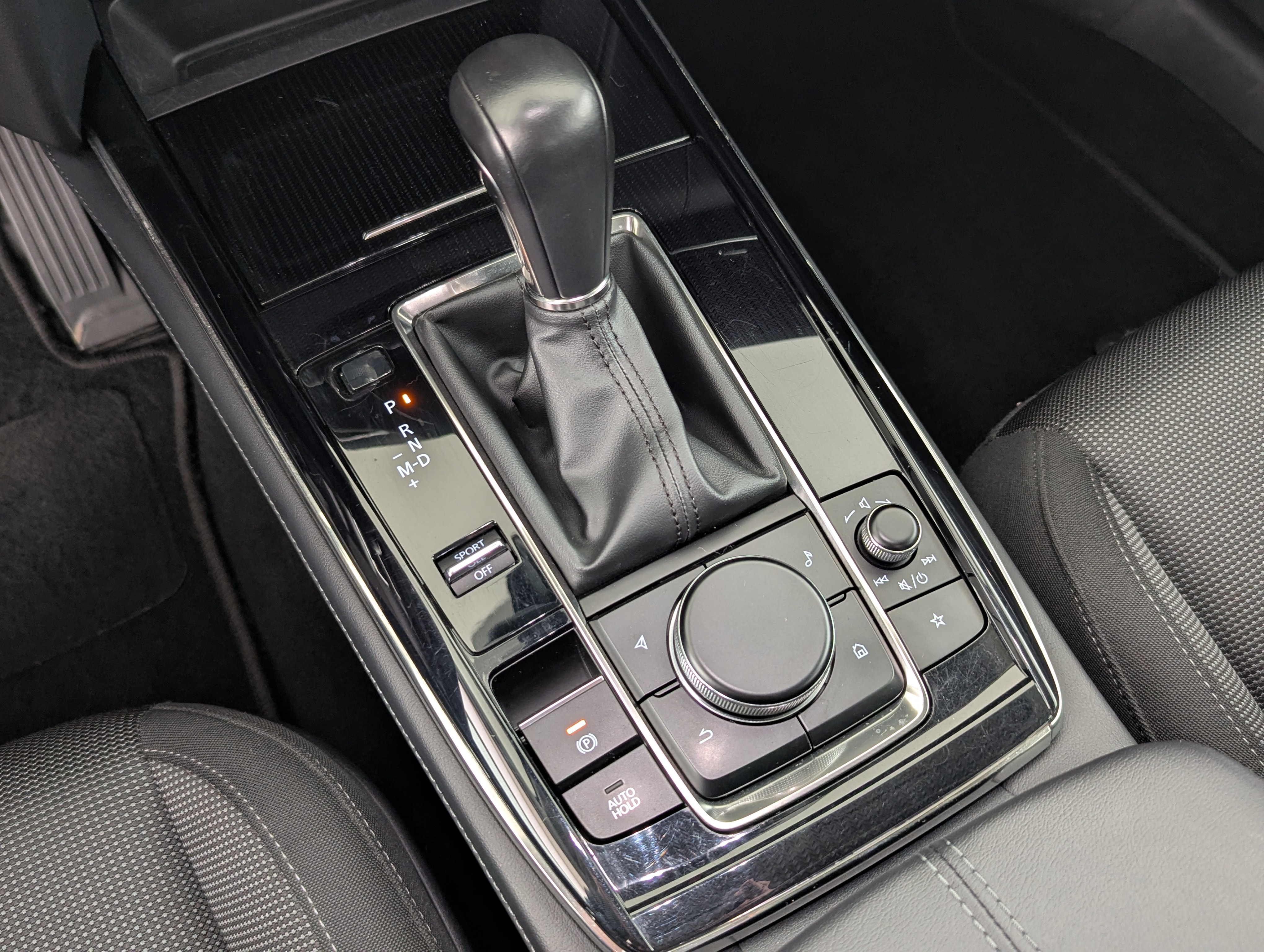 Vehicle image 18
