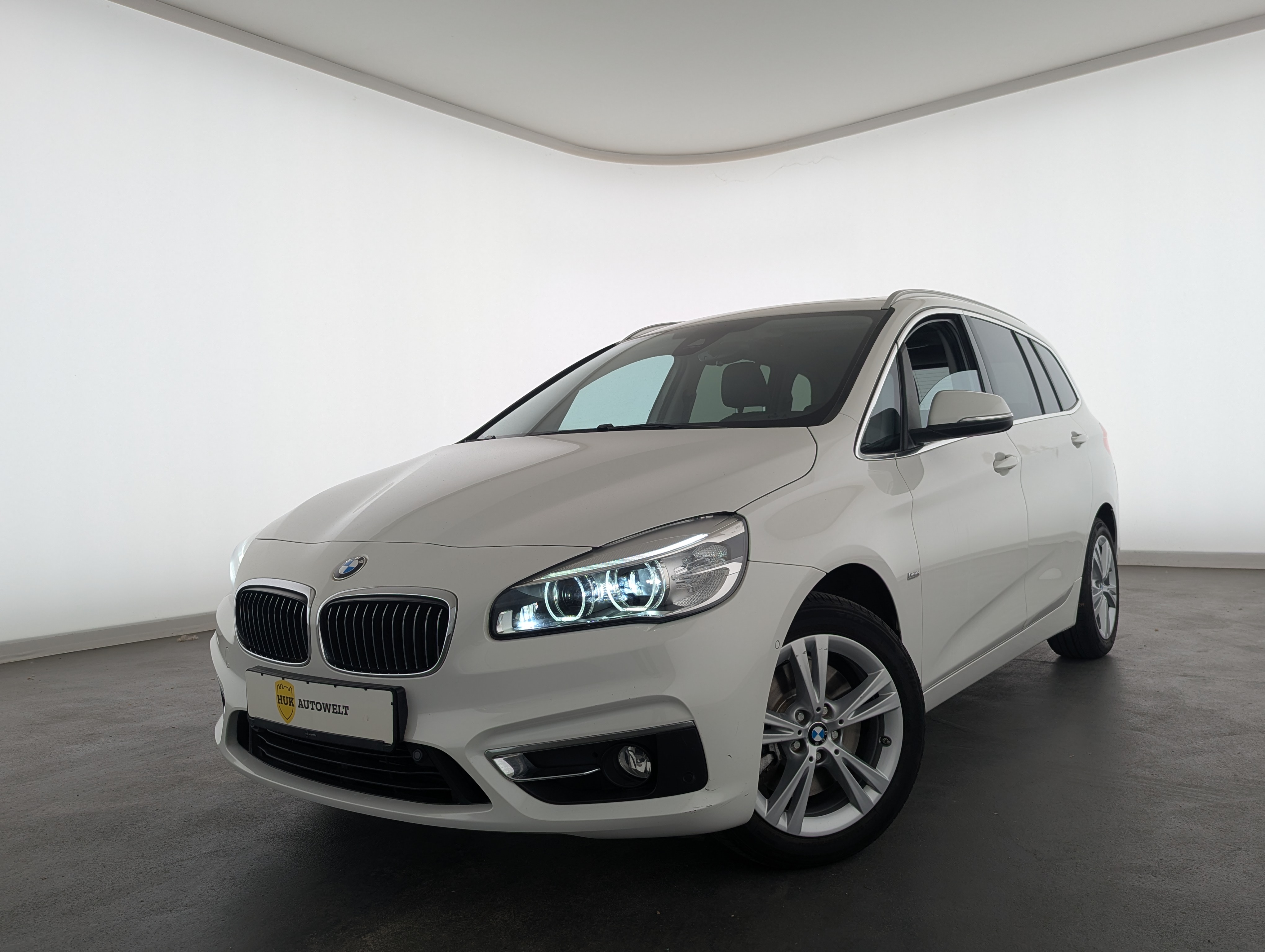 Vehicle image 0