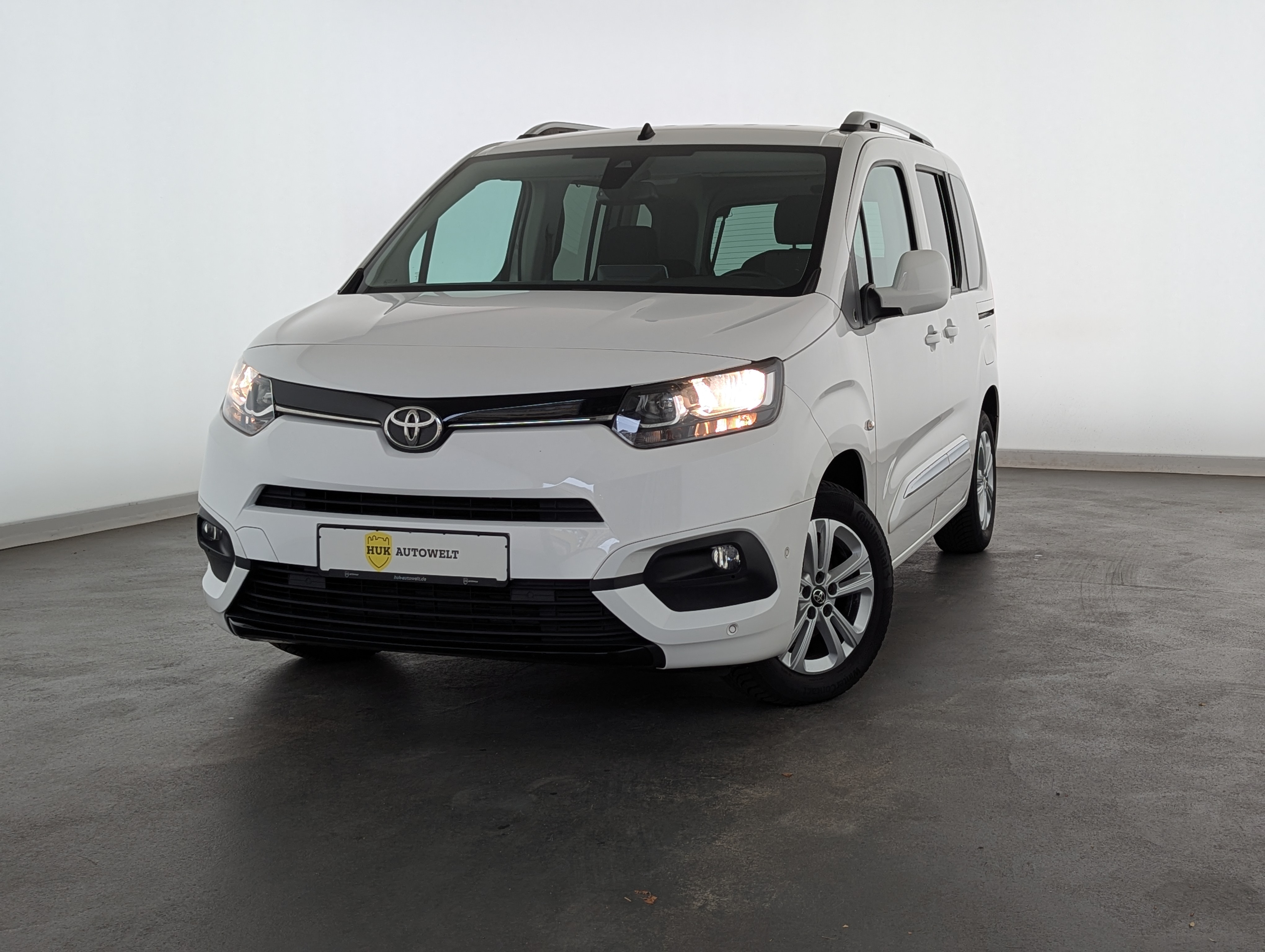 Vehicle image 0