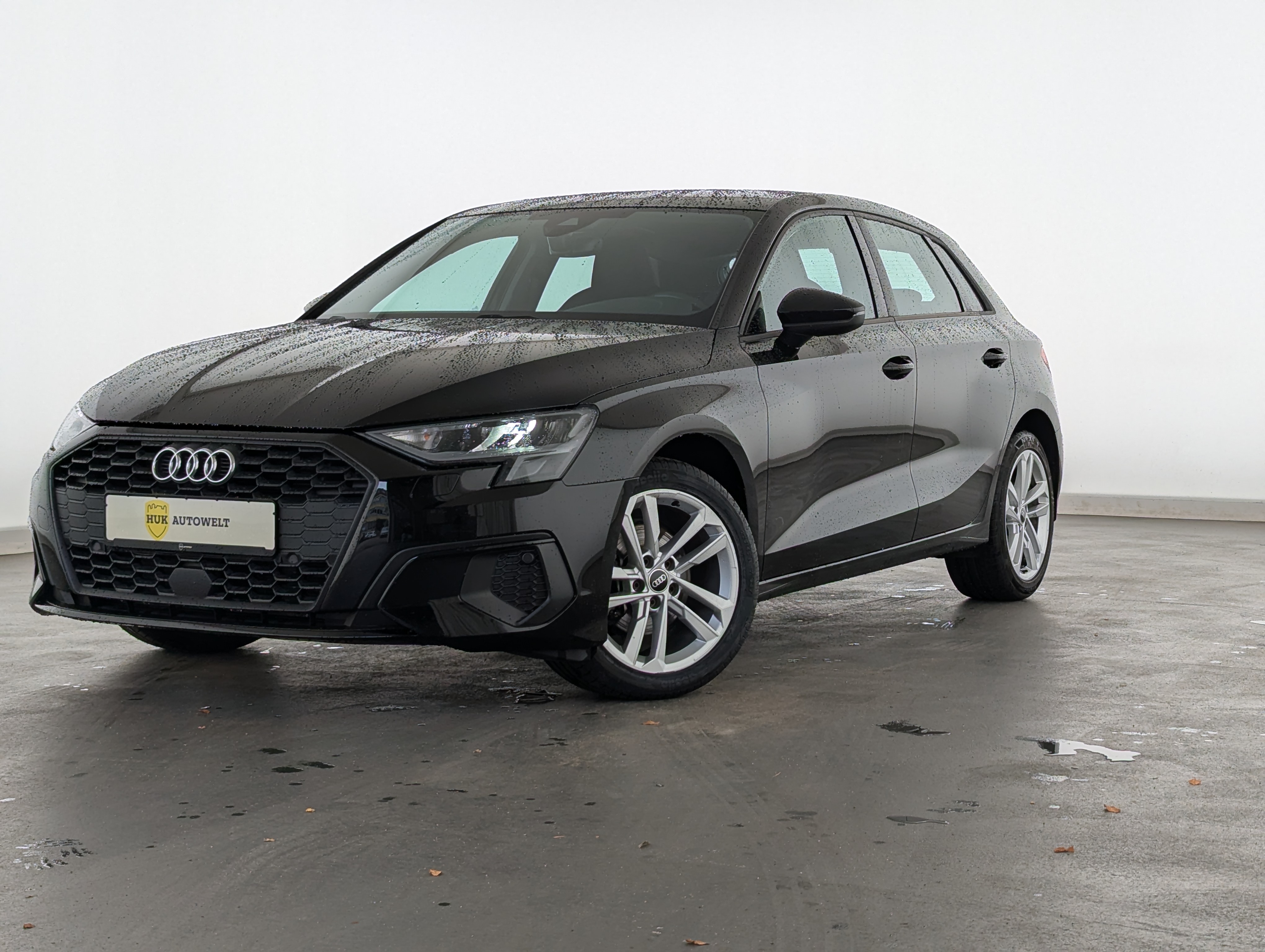 Vehicle image 0