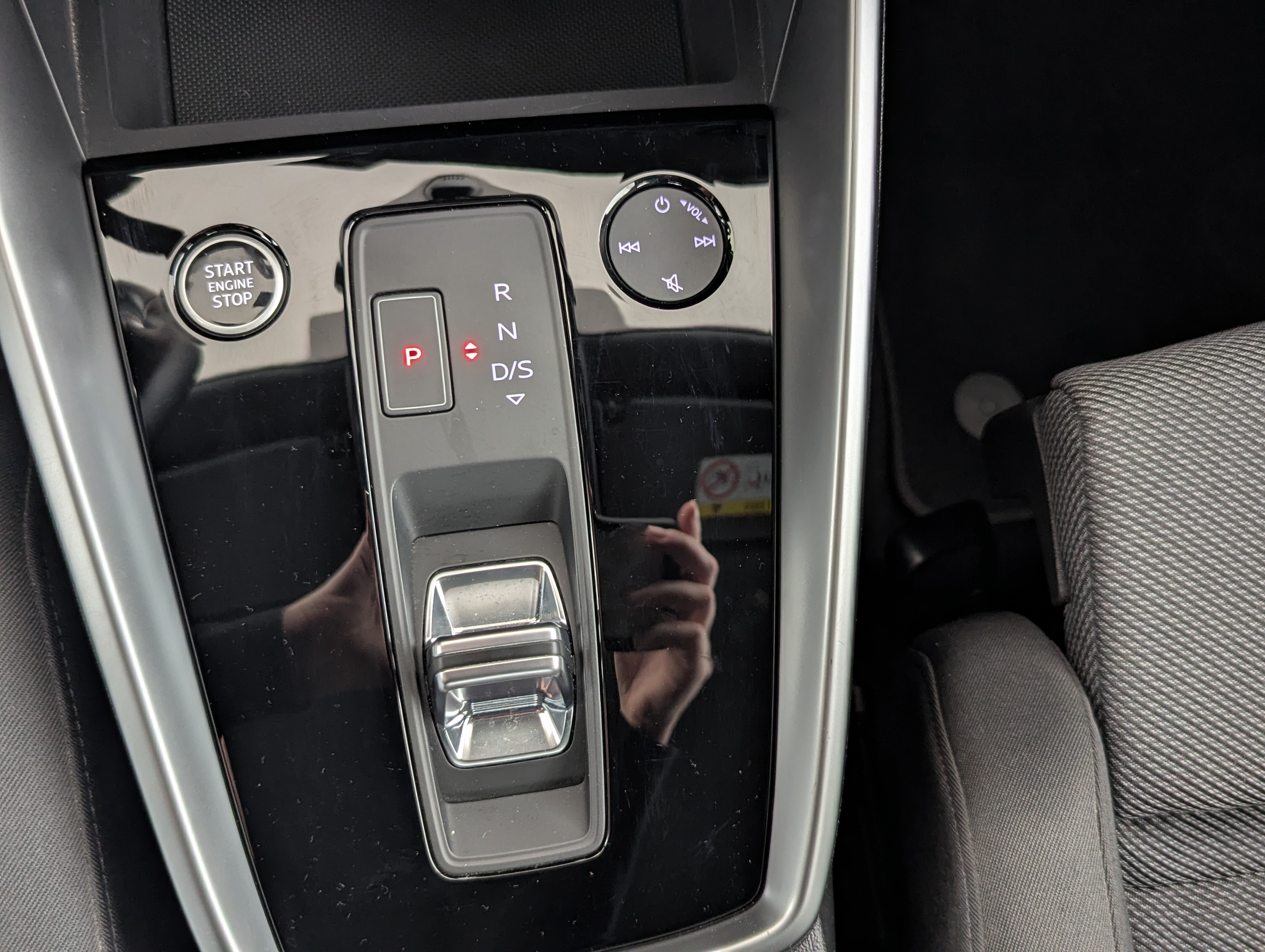Vehicle image 16