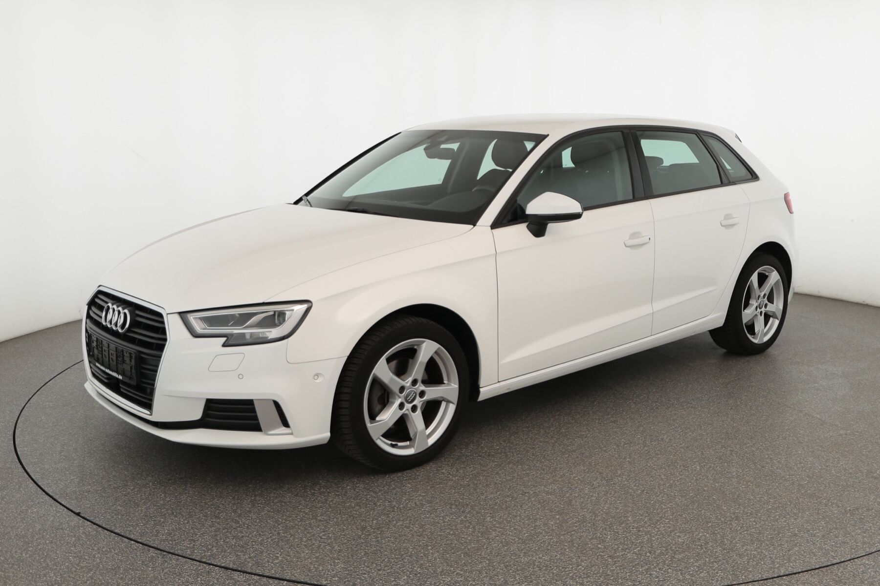 Vehicle image 0