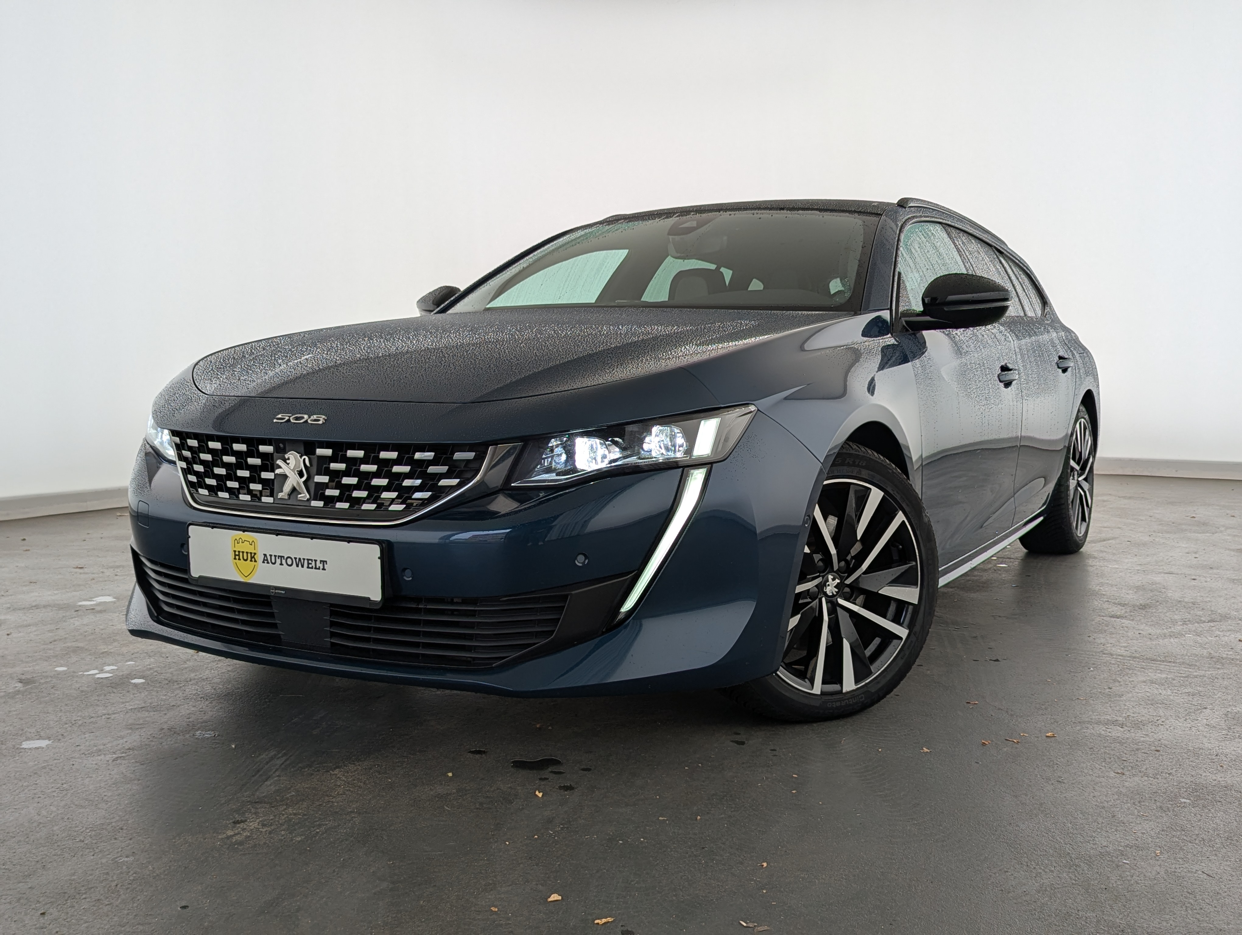 Vehicle image 0