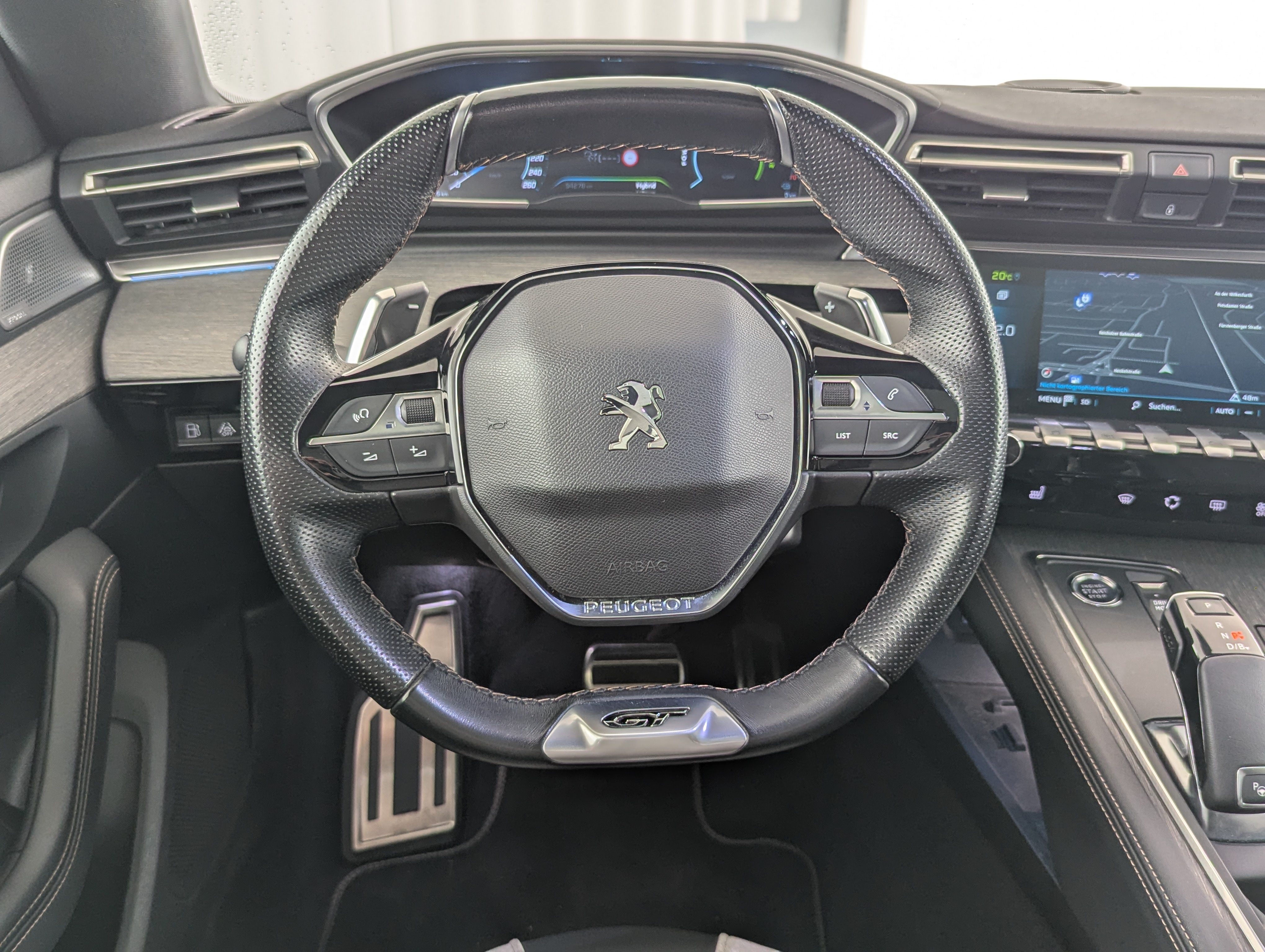 Vehicle image 15