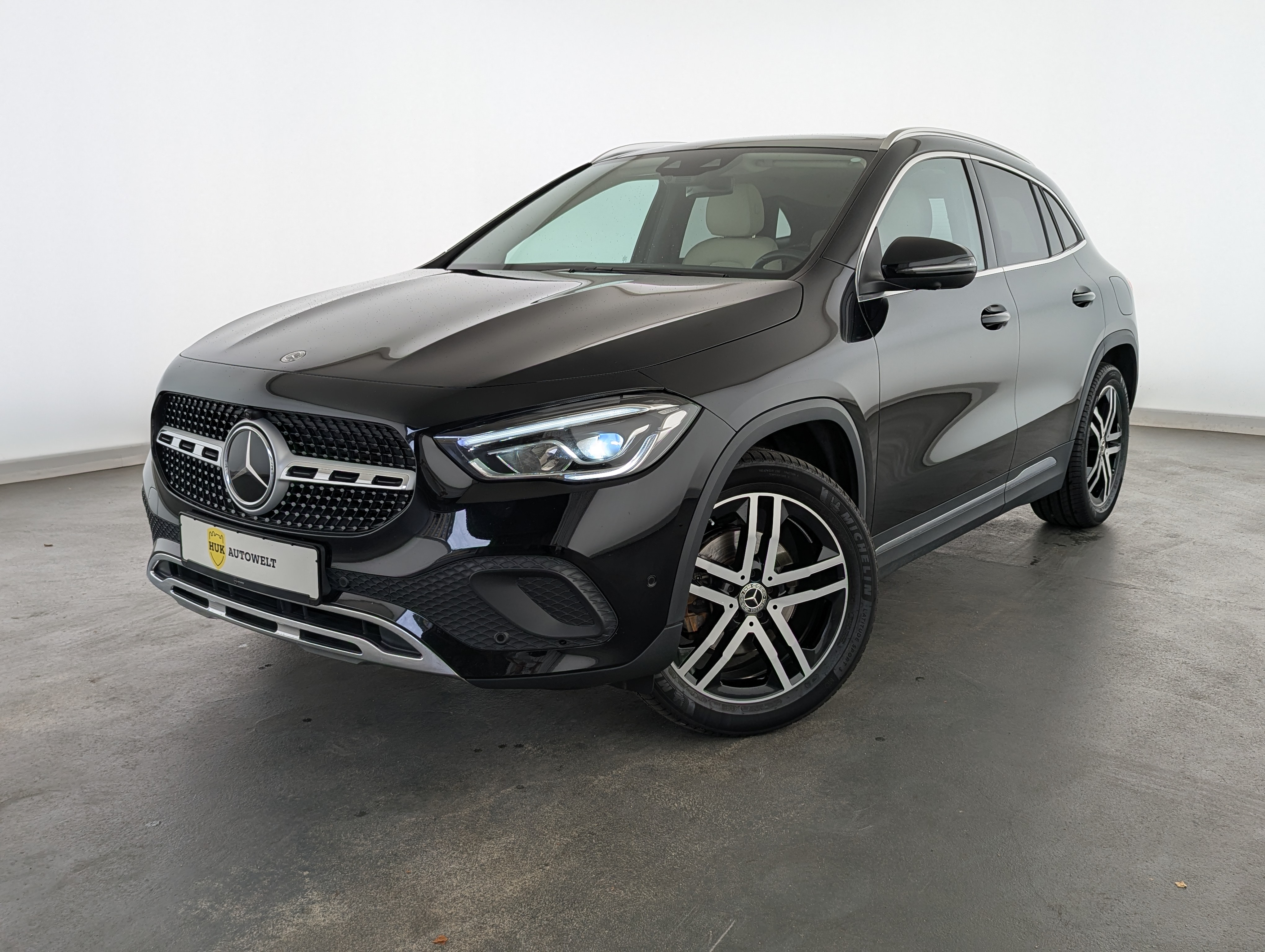 Vehicle image 0