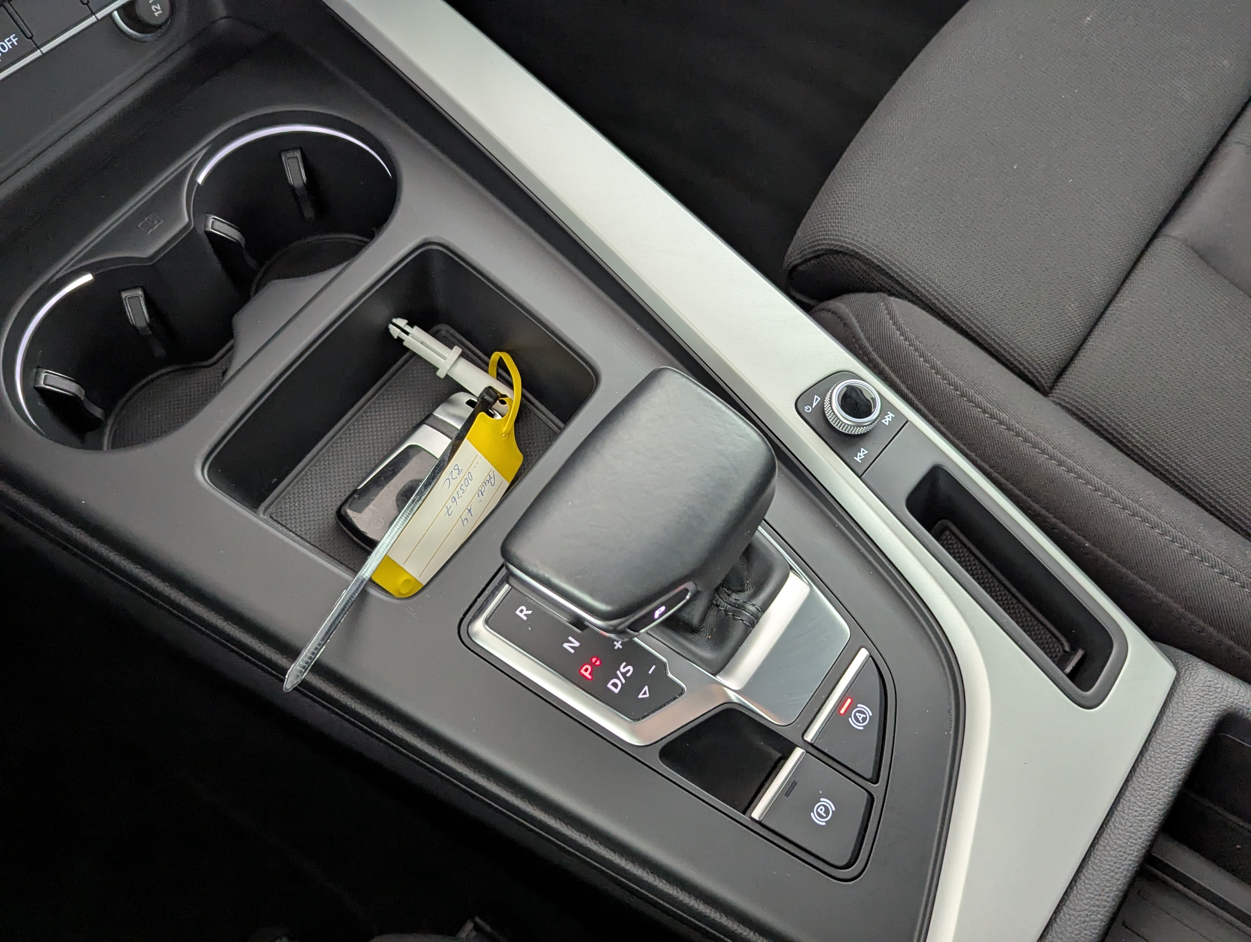 Vehicle image 19