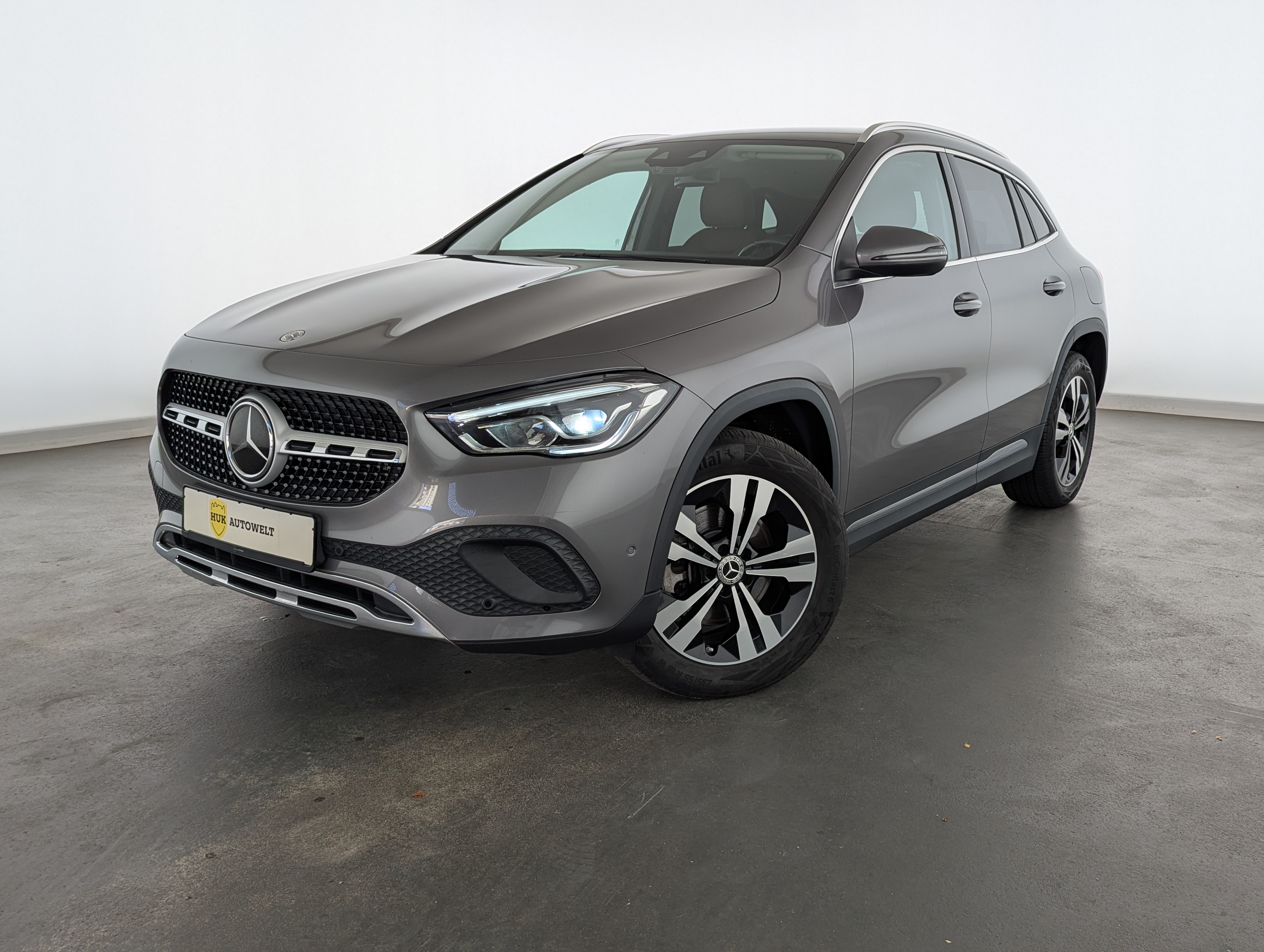 Vehicle image 0