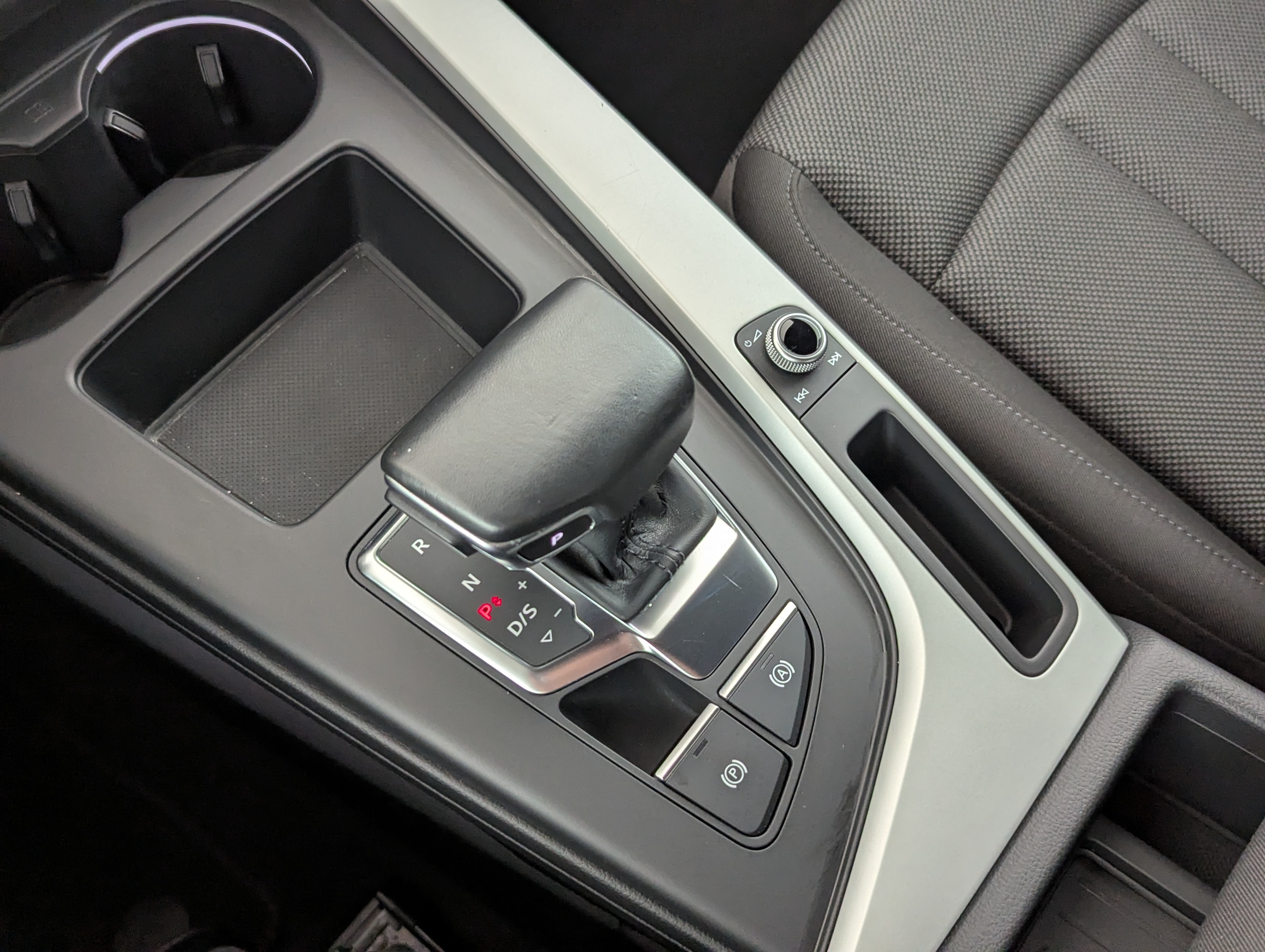 Vehicle image 18