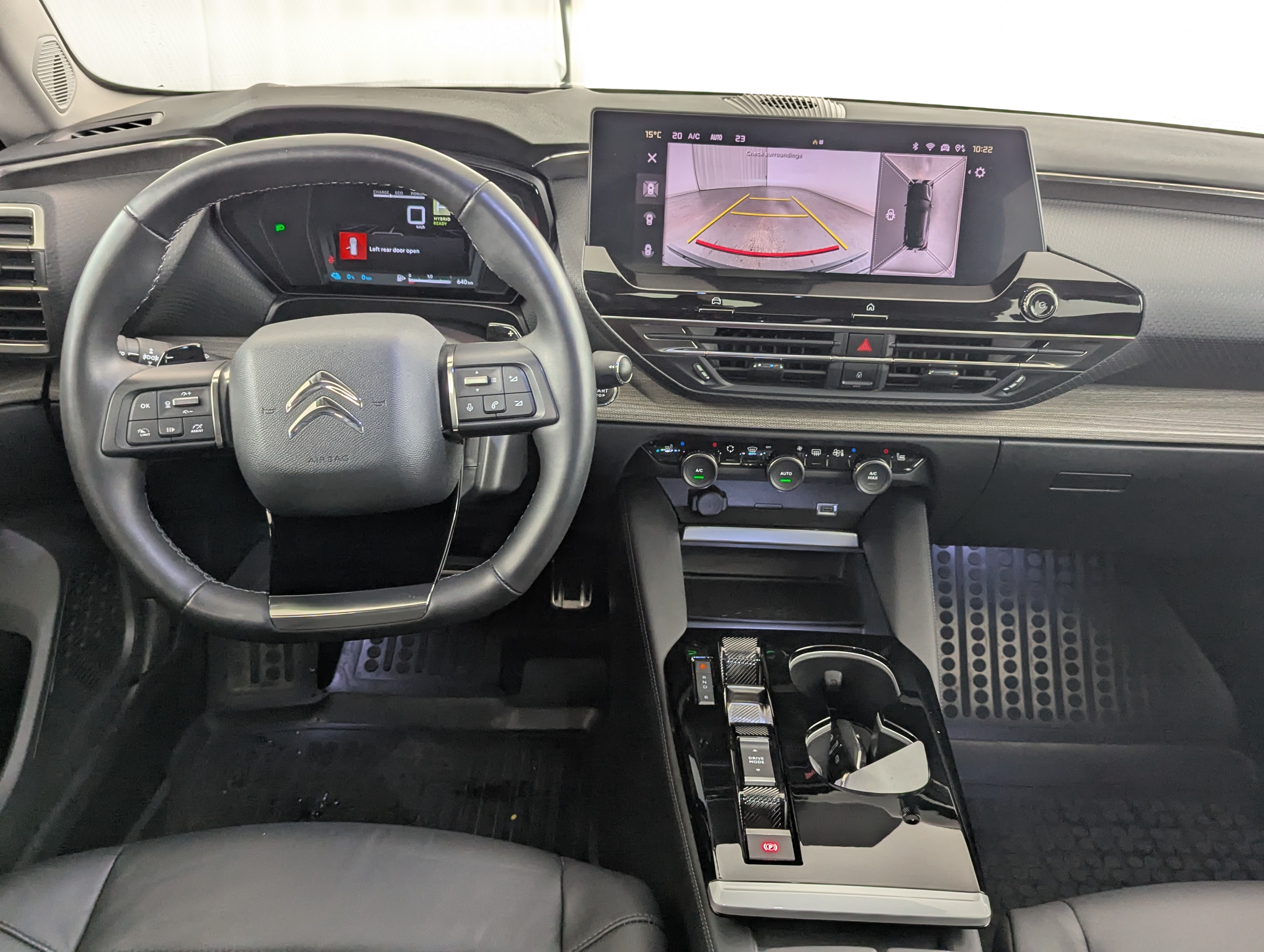 Vehicle image 14