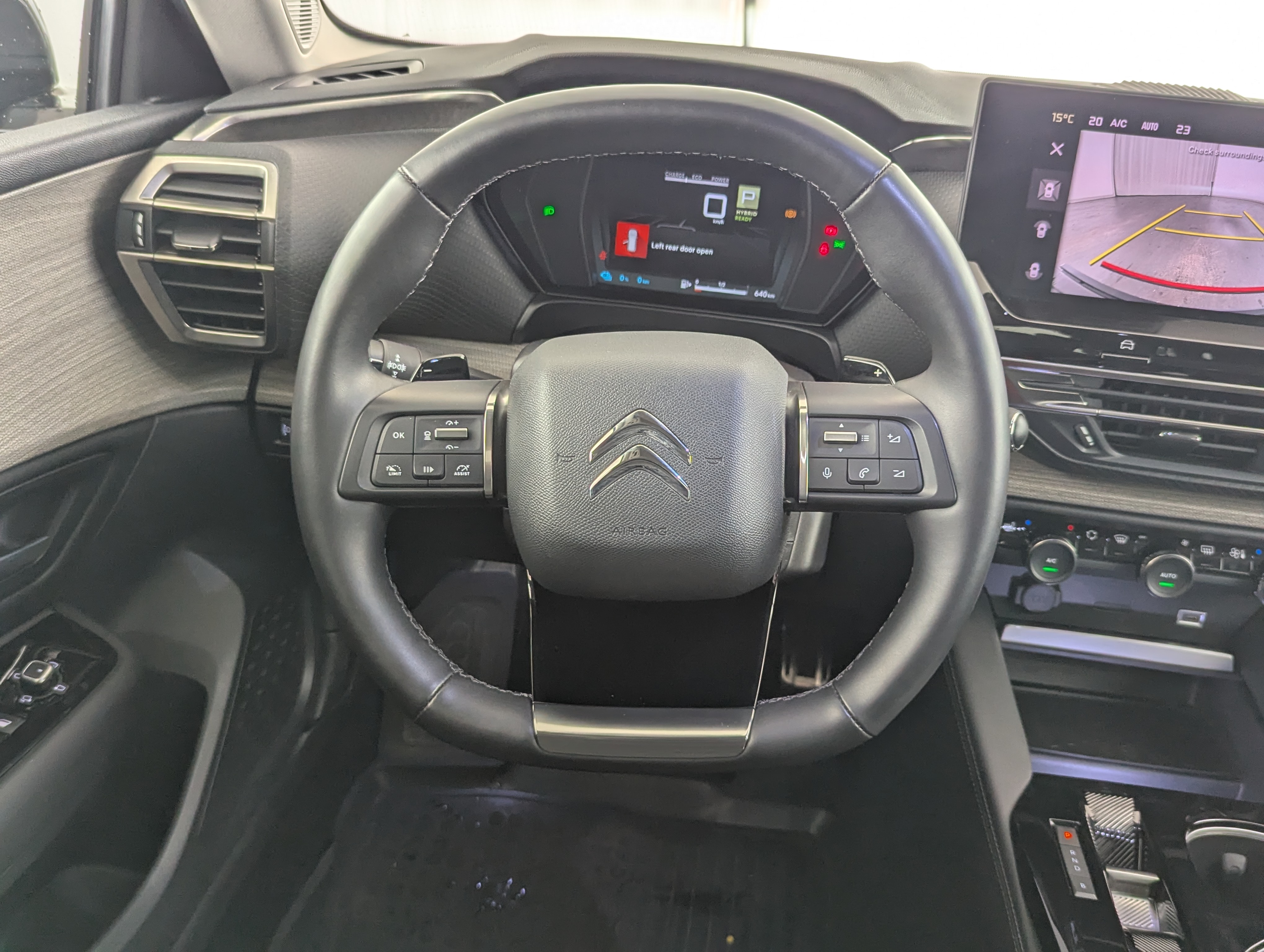 Vehicle image 15