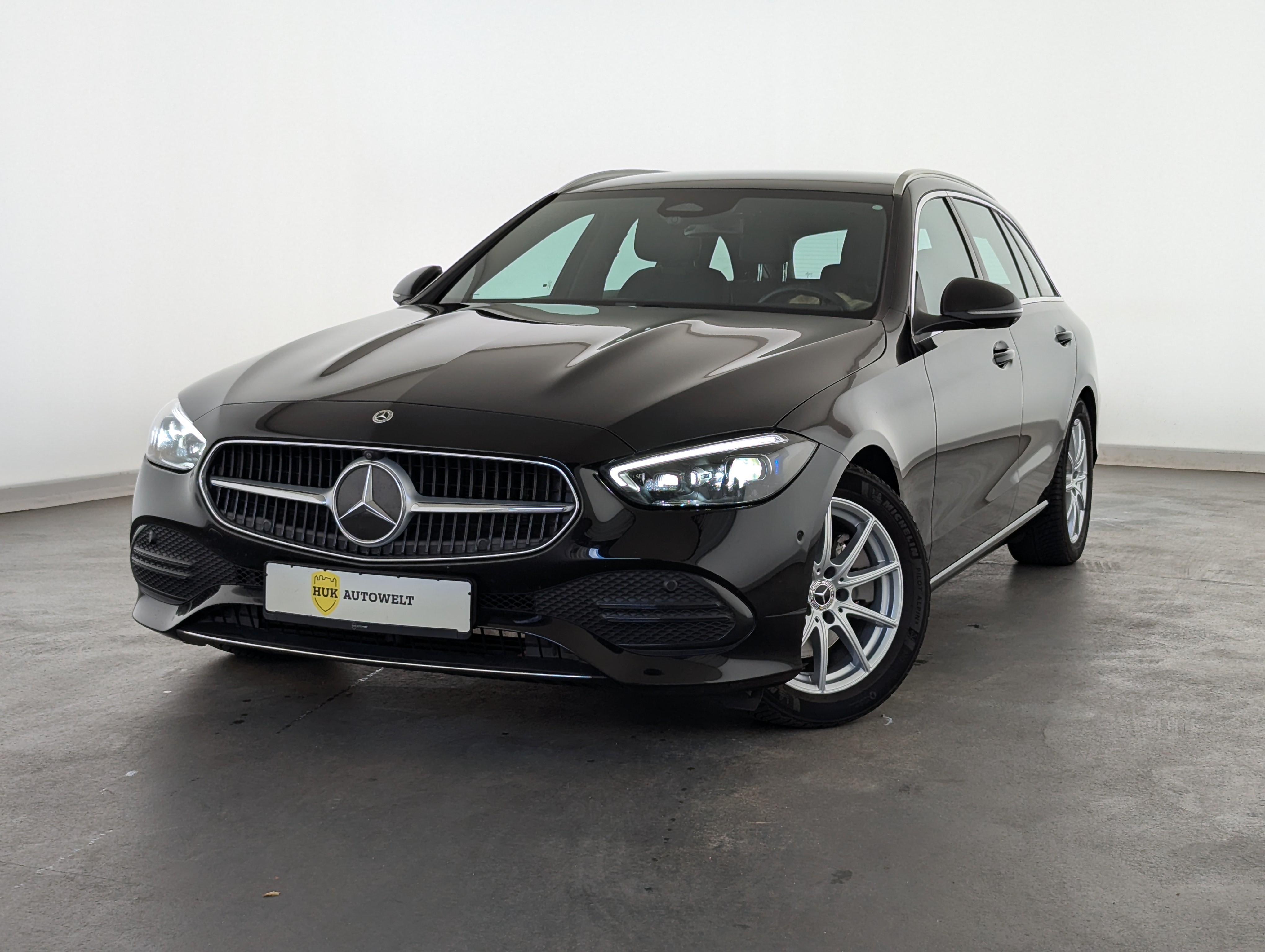 Vehicle image 0