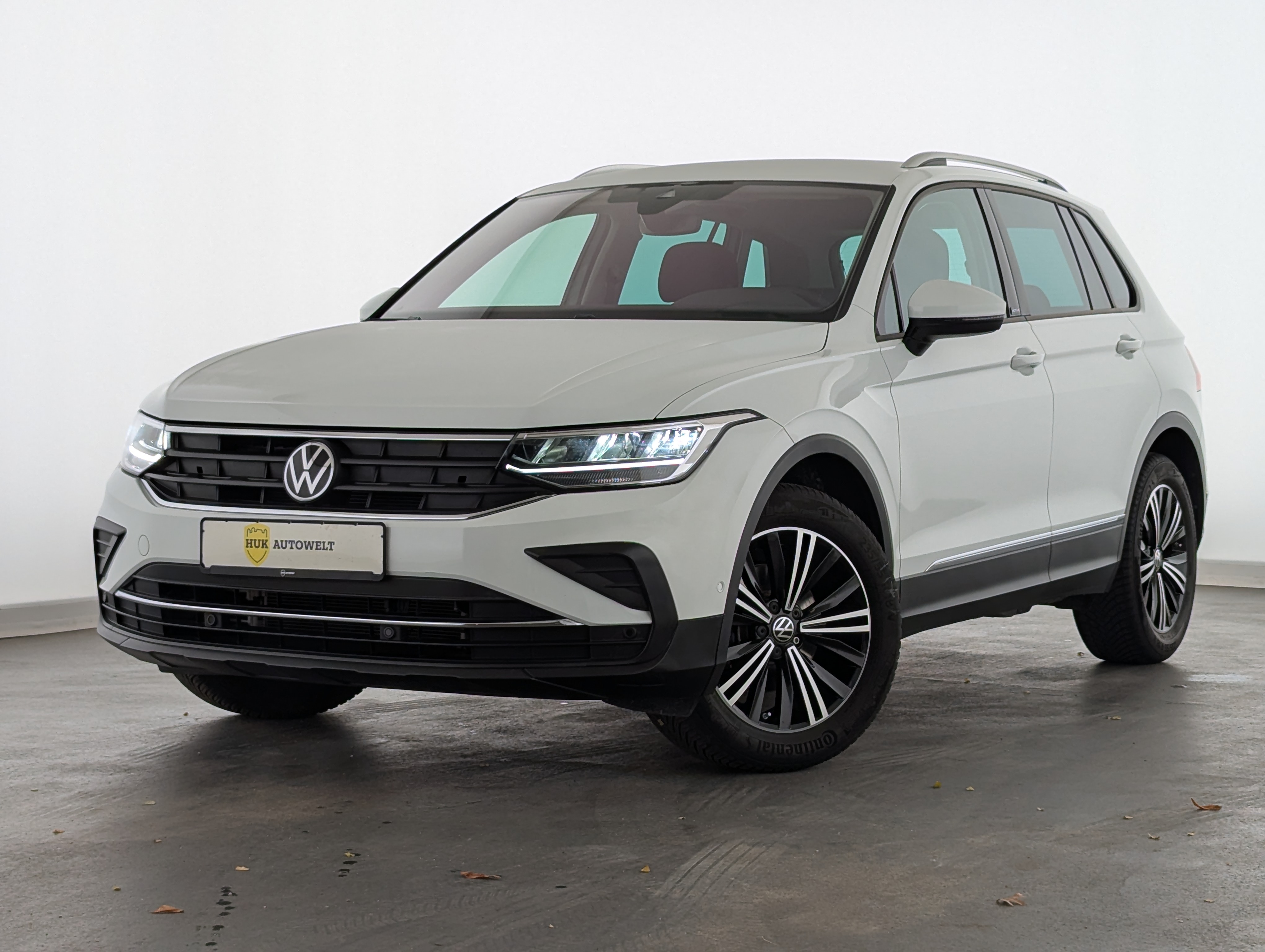 Vehicle image 0