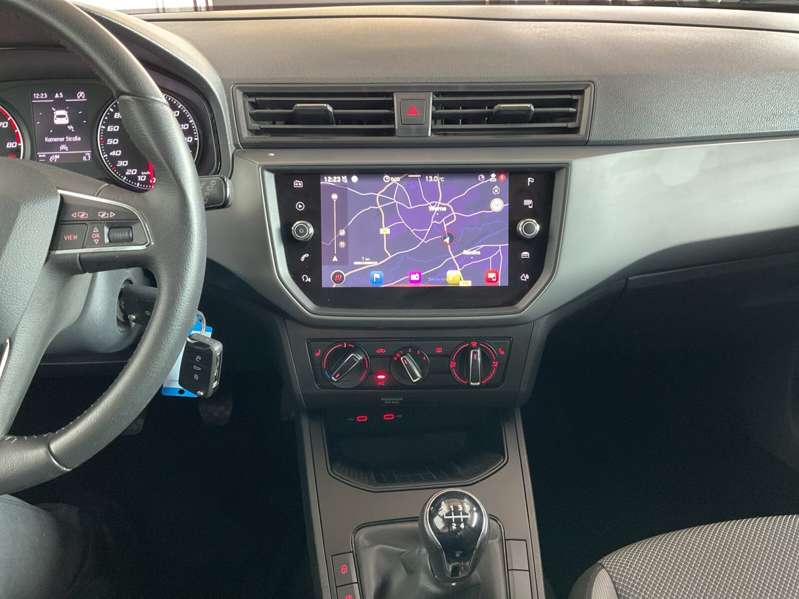 Seat Ibiza 1 0 MPI Style 5-Gang NAVI KLIMAANLAGE SHZ