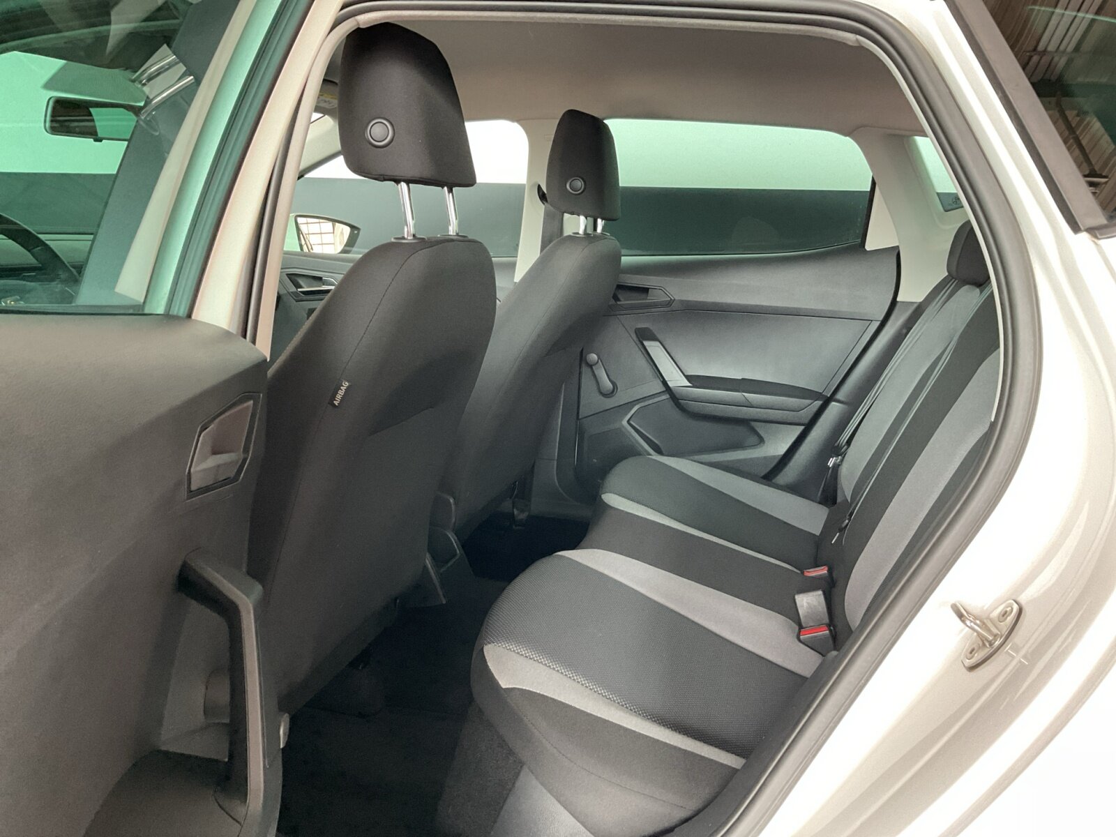 Seat Ibiza 1 0 MPI Style 5-Gang NAVI KLIMAANLAGE SHZ