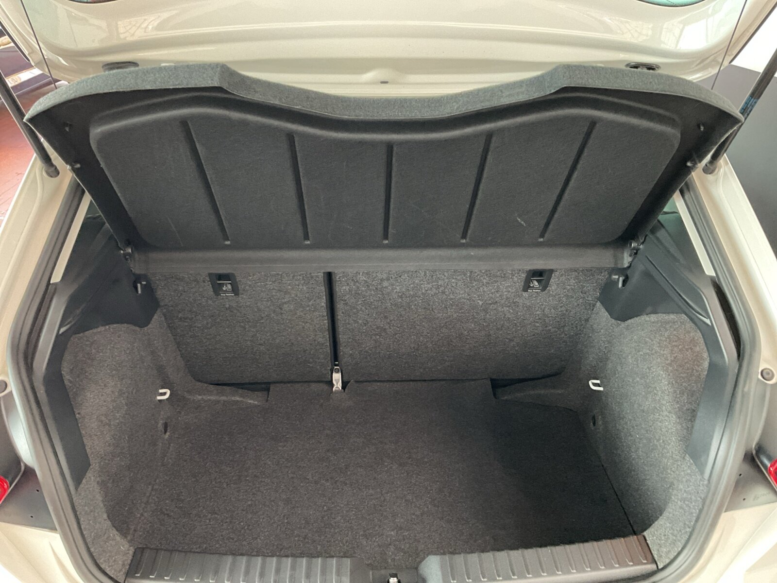 Seat Ibiza 1 0 MPI Style 5-Gang NAVI KLIMAANLAGE SHZ