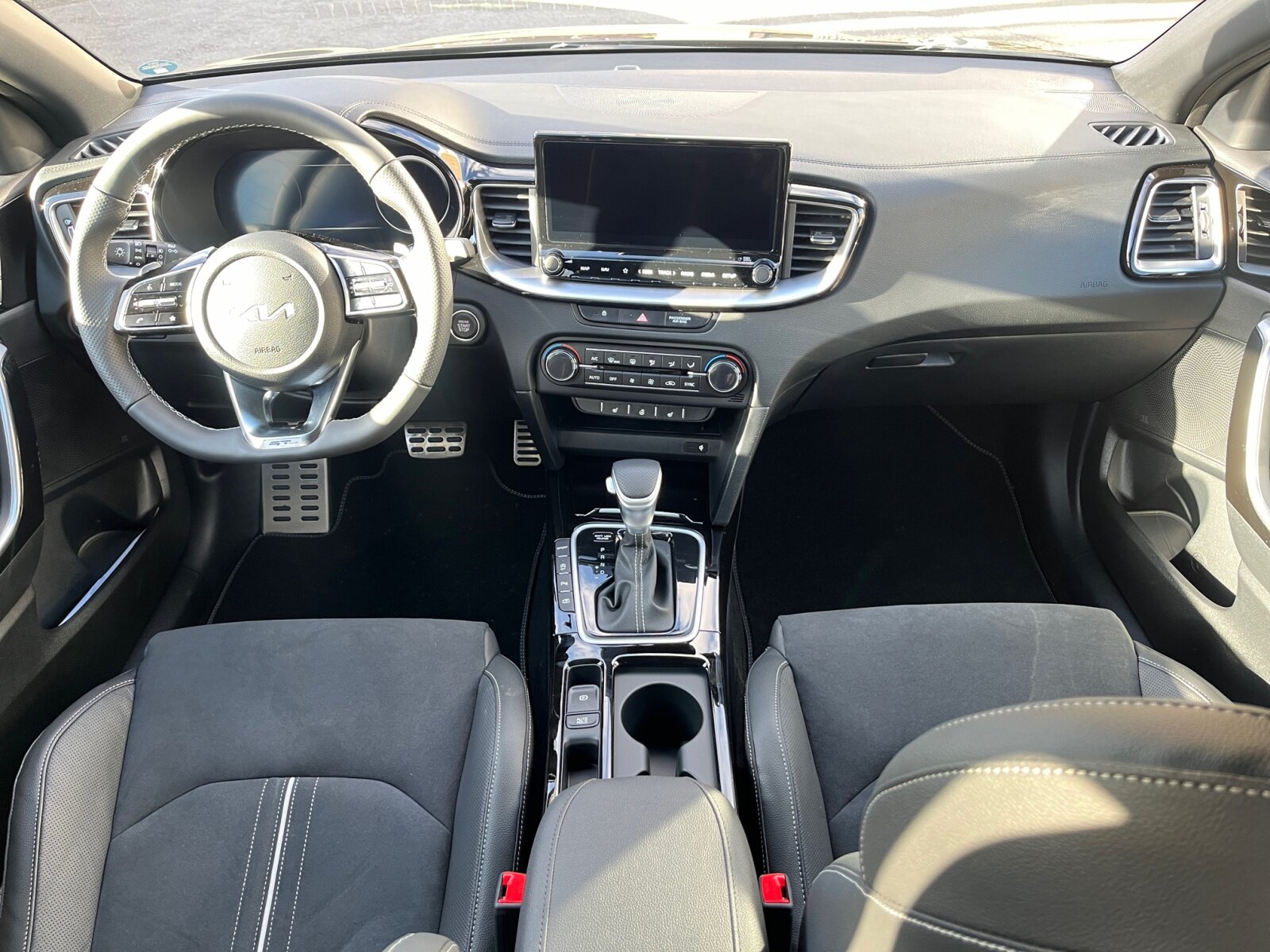 Kia ceed 1 5 GT LINE DCT NAVI LEDER TECHNIK GLASDACH