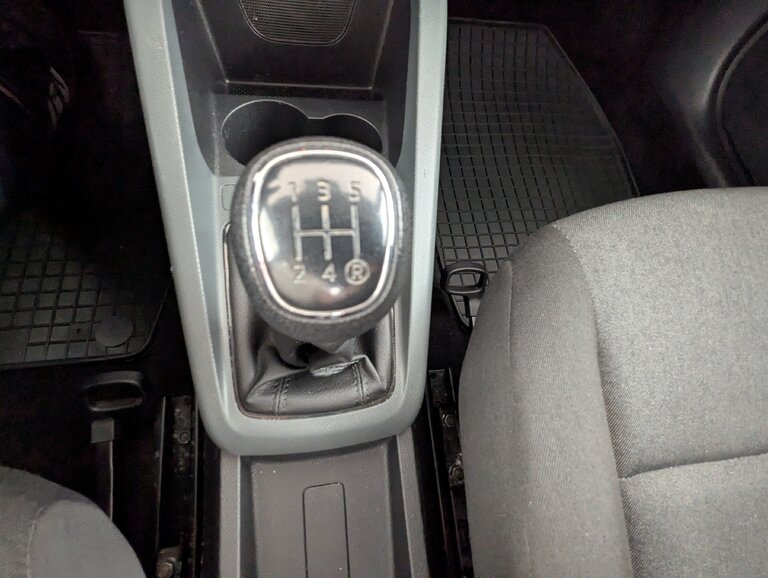 Vehicle image 18