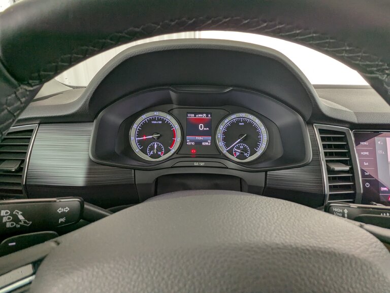 Vehicle image 21