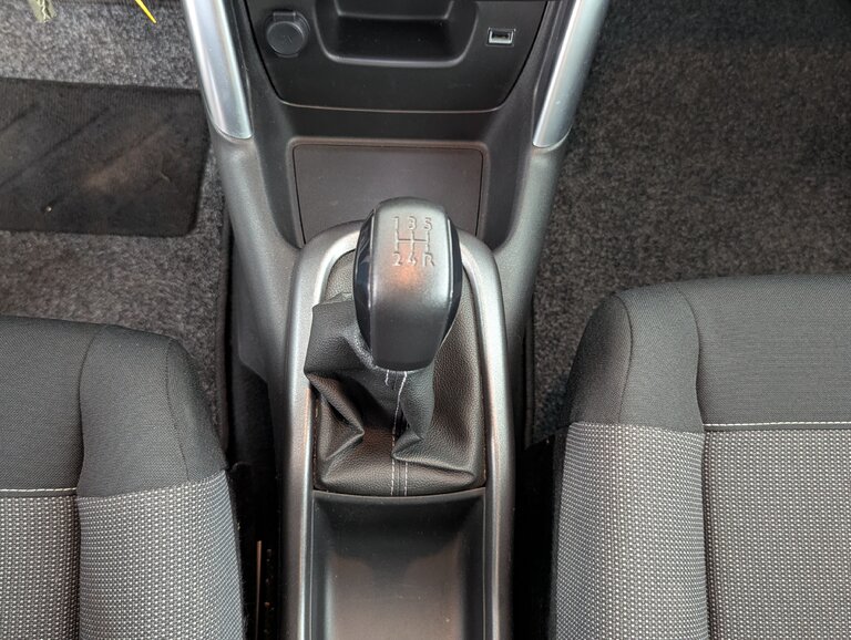 Vehicle image 18