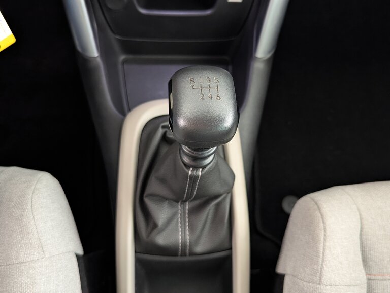 Vehicle image 18