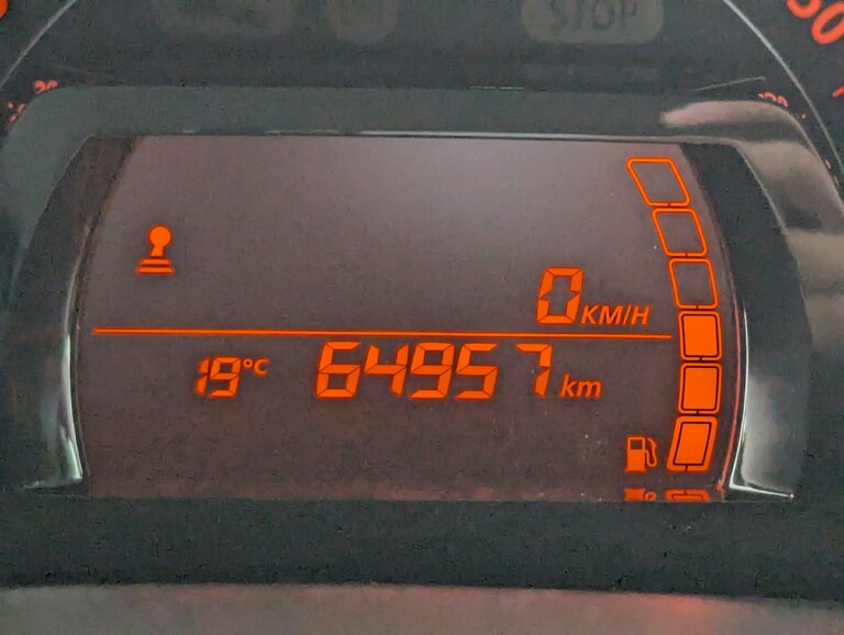 Vehicle image 21