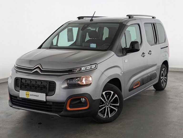 Vehicle image 0