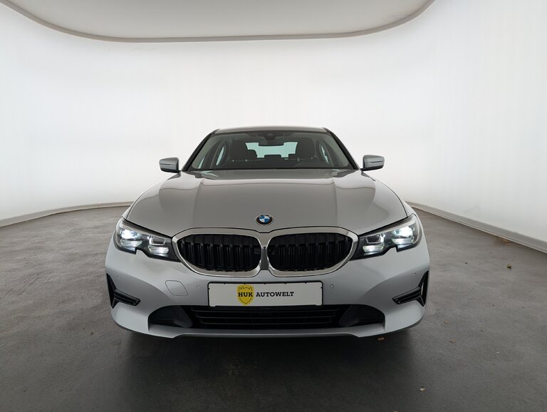 Vehicle image 0