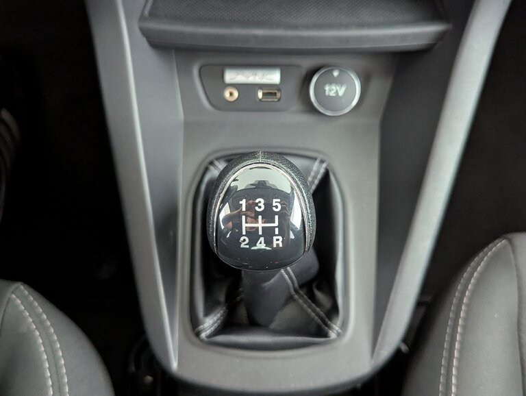 Vehicle image 16