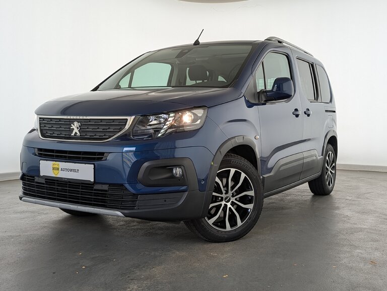 Vehicle image 0