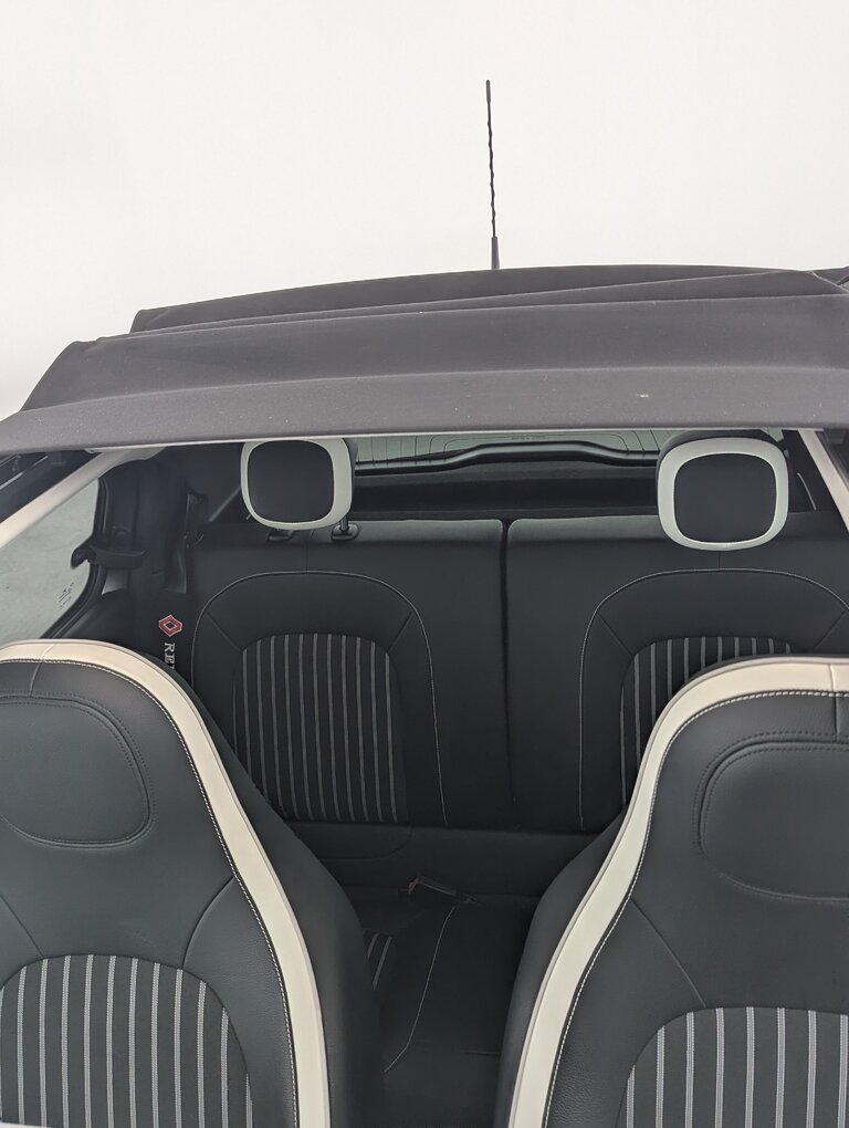 Vehicle image 22