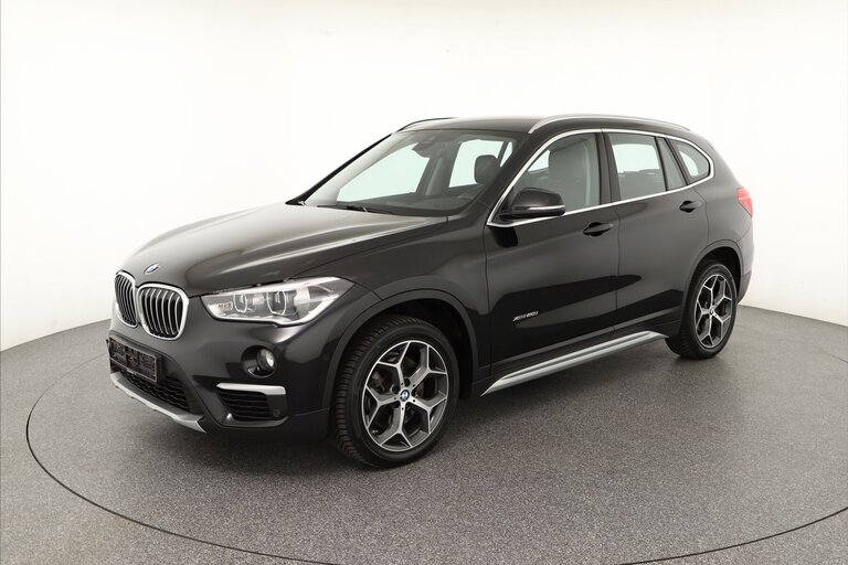 Vehicle image 0