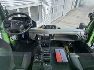 Mercedes-Benz Unimog